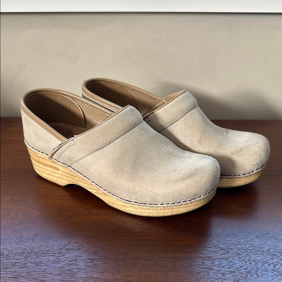 Dansko clogs - Picture 1 of 7